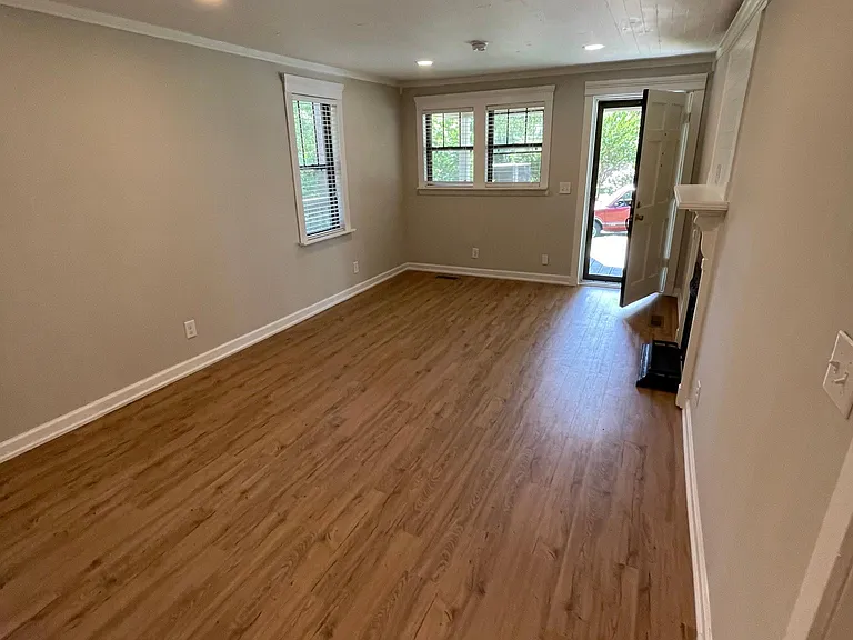 706 Avenue C SE — Photo 17