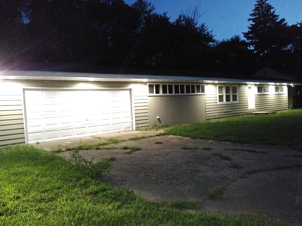 2nd image of 3801 E 9th Ave