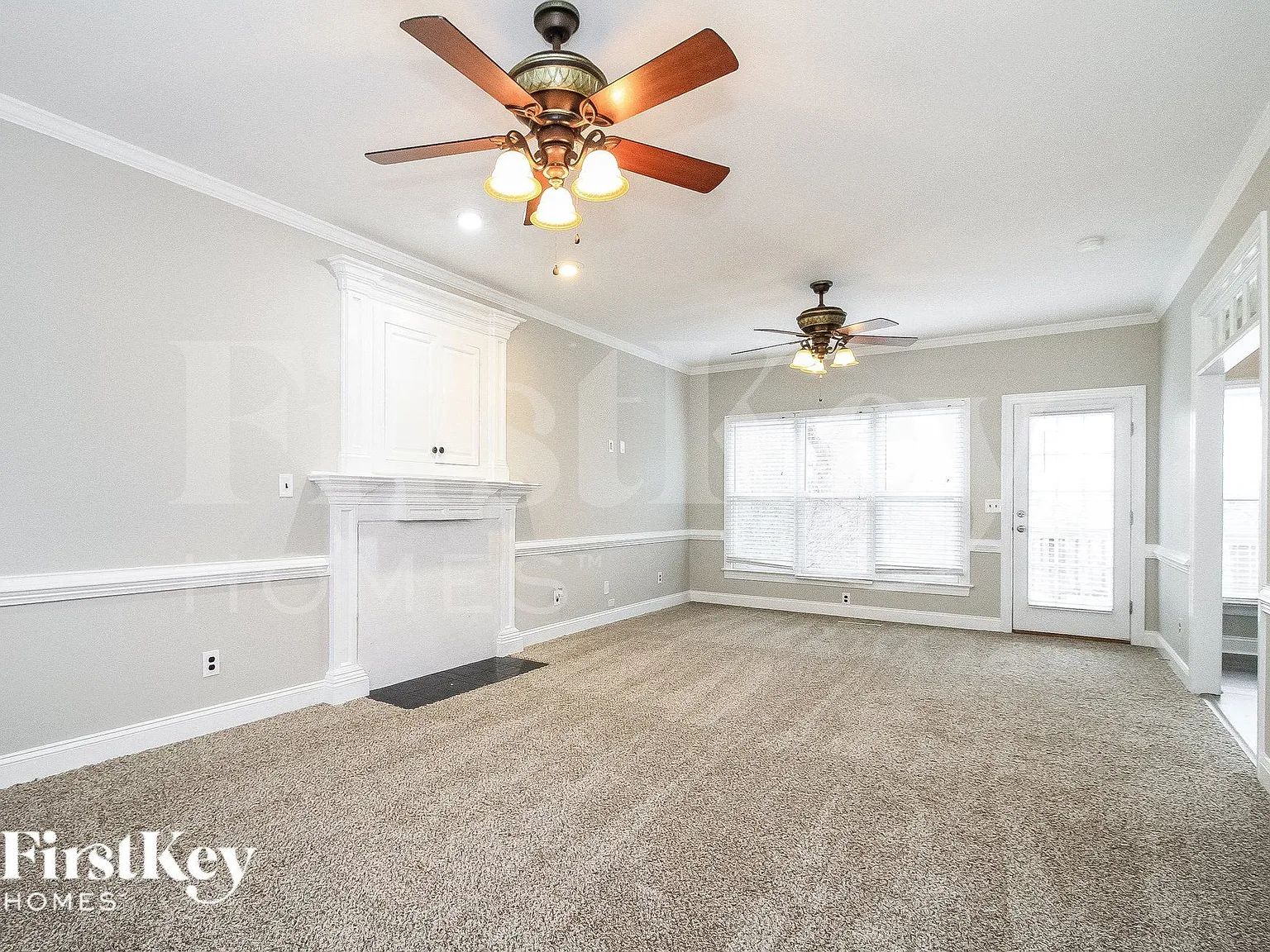 4 bed, 2.5 bath, 2705 sqft, $2,505 — Photo 3
