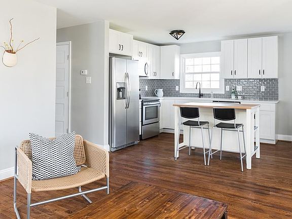4th image of 1227 W 38th St