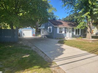 104 S Elizabeth St, Mount Pleasant, MI 48858