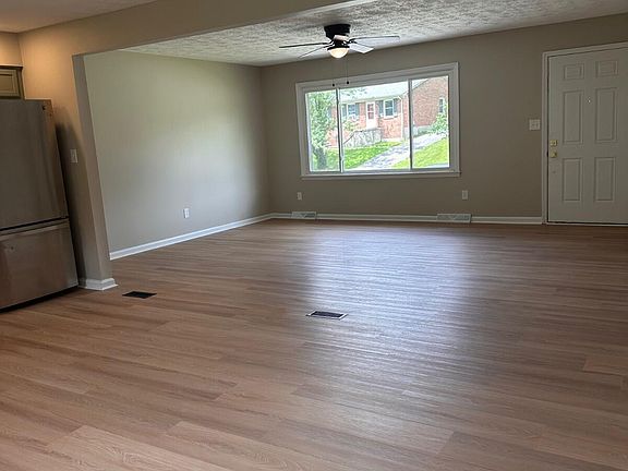 3rd image of 1304 Canonero Dr