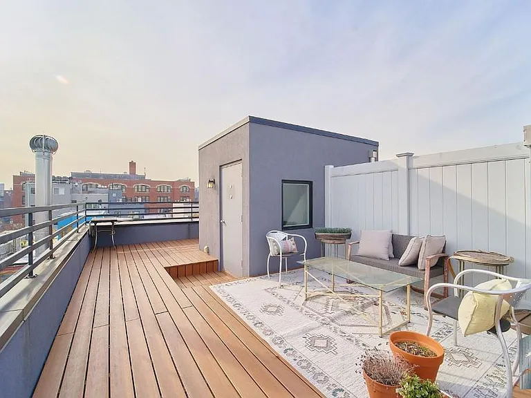 207 N 6th St #4R — Photo 1