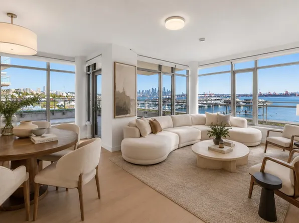 785 Harbour Ave #308, North Vancouver, BC V7J 2E9