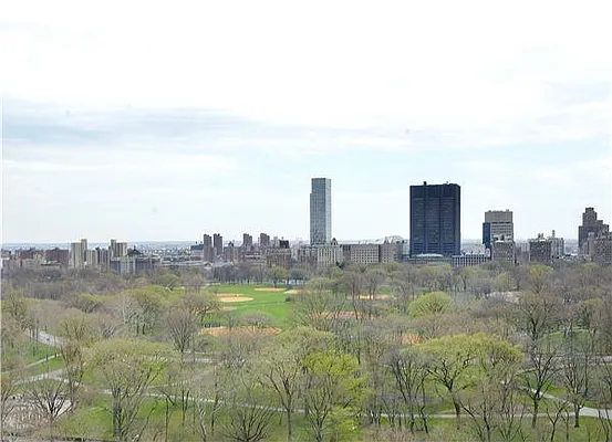 Rented by R New York | media 8