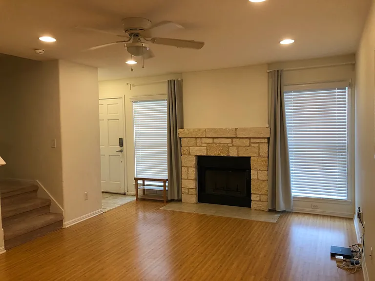 6900 E Riverside Dr #3 — Photo 4