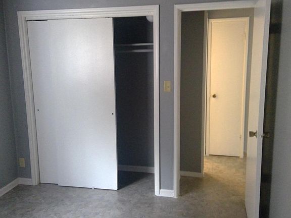 3rd image of 450 Sibley Blvd APT 16