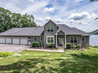 381 Kitemaug Rd, Uncasville, CT 06382