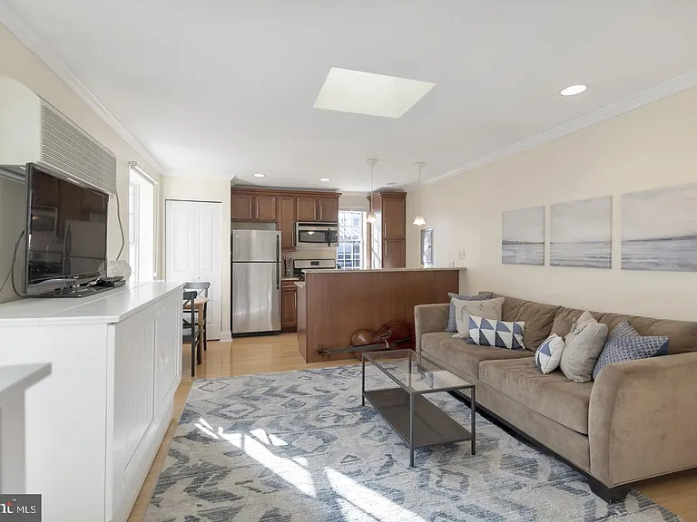 1716 Pine St #5/3R — Photo 4