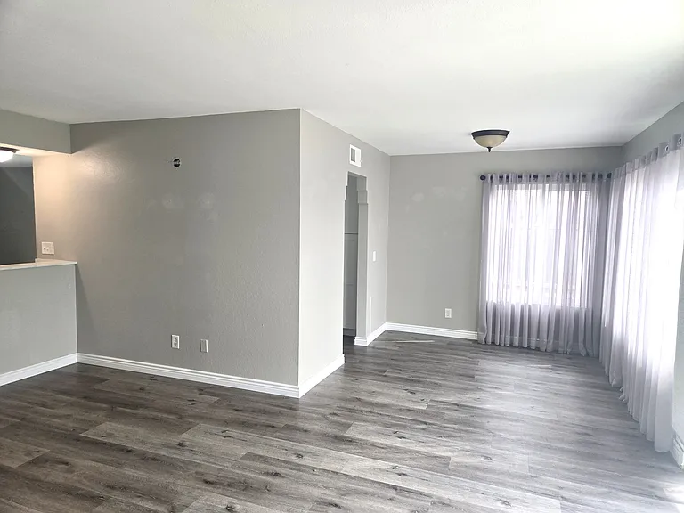 1454 Emerald St — Photo 13