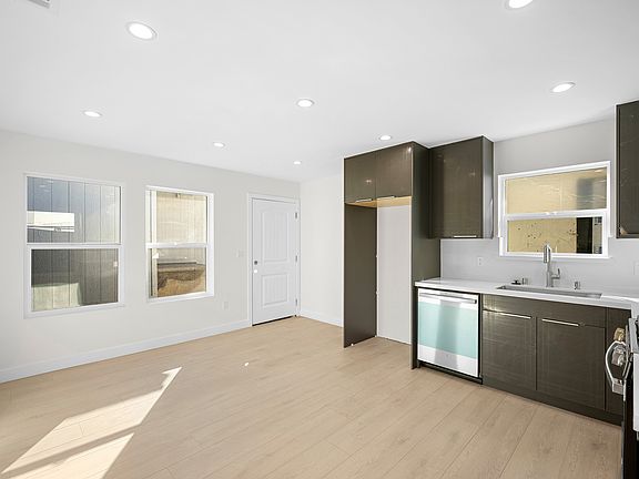 4th image of 1233 Orange Grove Ave #A