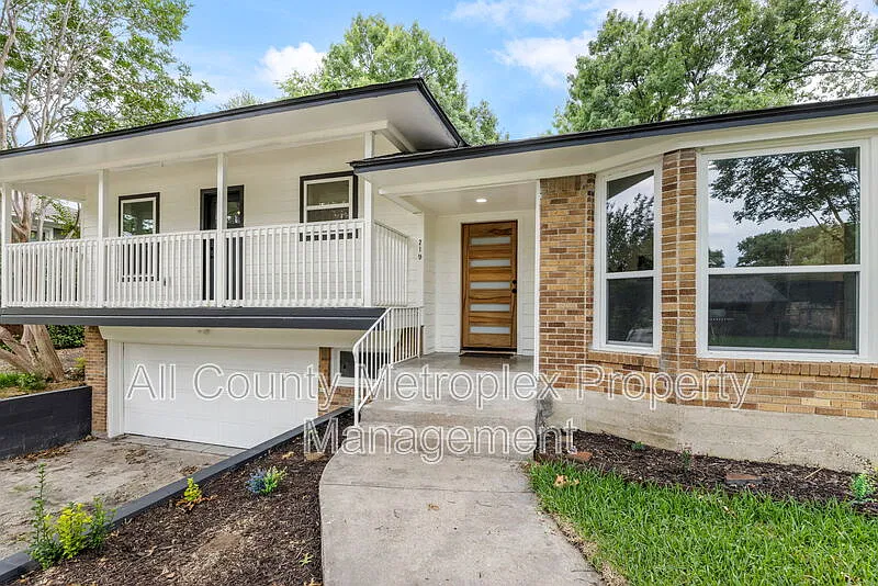3 bed, 2.0 bath, 1933 sqft, $3,395 — Photo 4