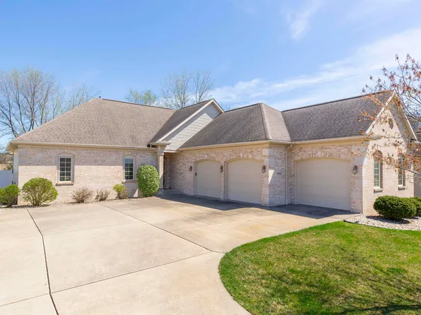 5906 Boxwood Dr E, South Bend, IN 46614