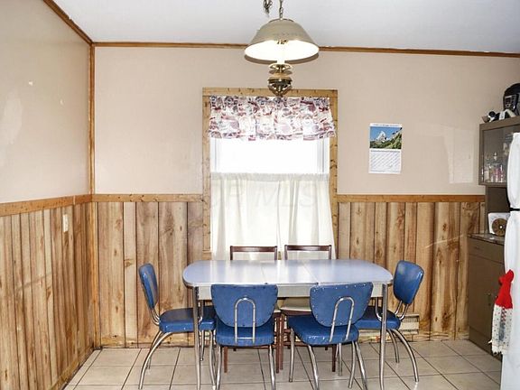 5th image of 102 Connolly St