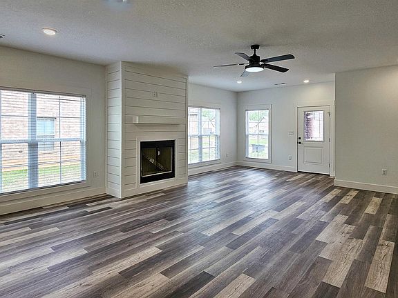 3rd image of 4009 Stoke Dr