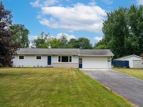 300 Schoolcrest Dr, Shepherd, MI 48883