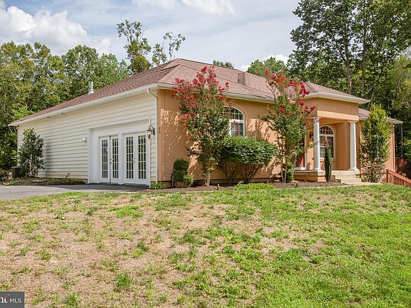 2nd image of 50 Twin Creeks Ln
