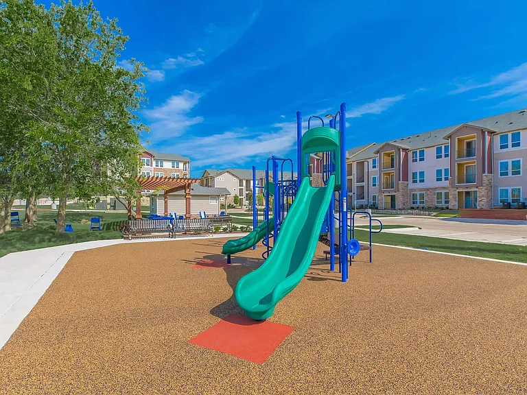 McKinney Falls Apartments — Photo 29