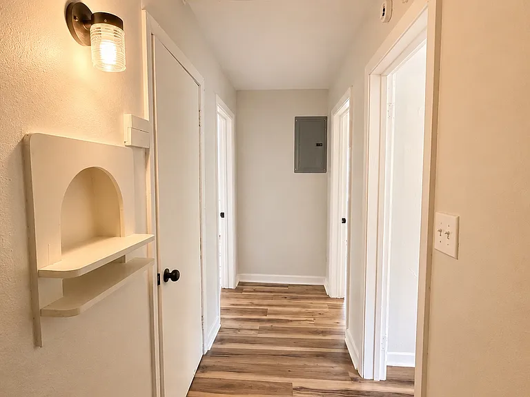 3920 Oaklawn Dr — Photo 7