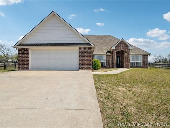 5th image of 17039 Eagle Dr