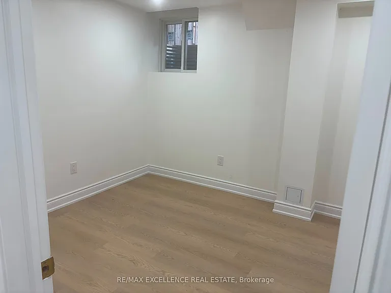 66 Townley Cres #BASEMENT — Photo 5