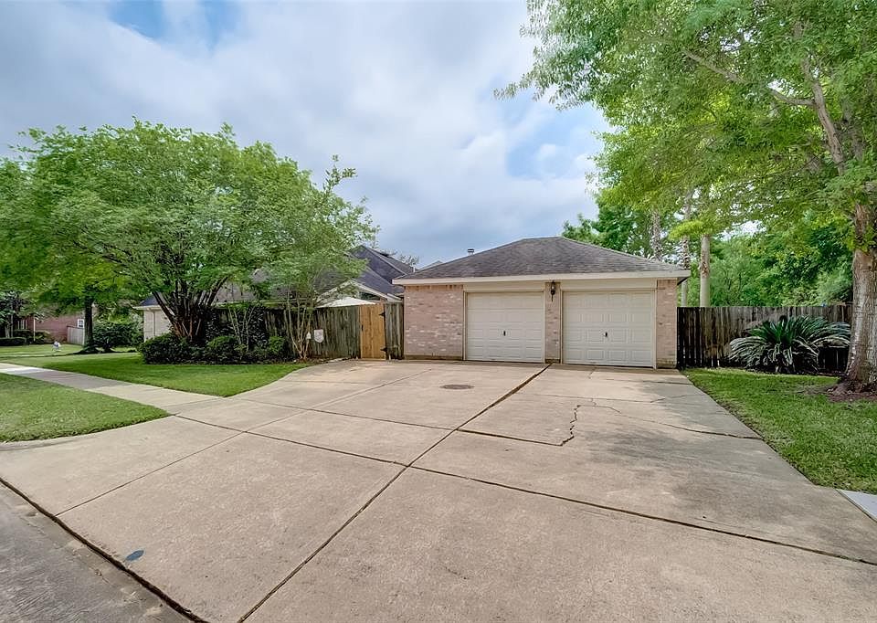 1st image of 8759 River Wind Dr