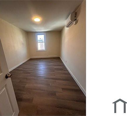 3rd image of 180 Ashburton Ave