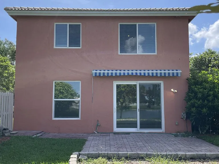 4857 Victoria Cir — Photo 31