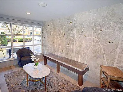 100 Cuttermill Rd #4V — Photo 2