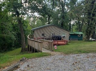 6226 Woody Dr, Brooklyn, IA 52211