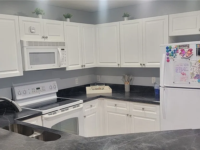 3940 Pomodoro Cir #304 — Photo 4
