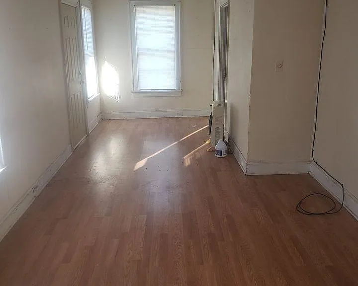 148 E Herndon St — Photo 2