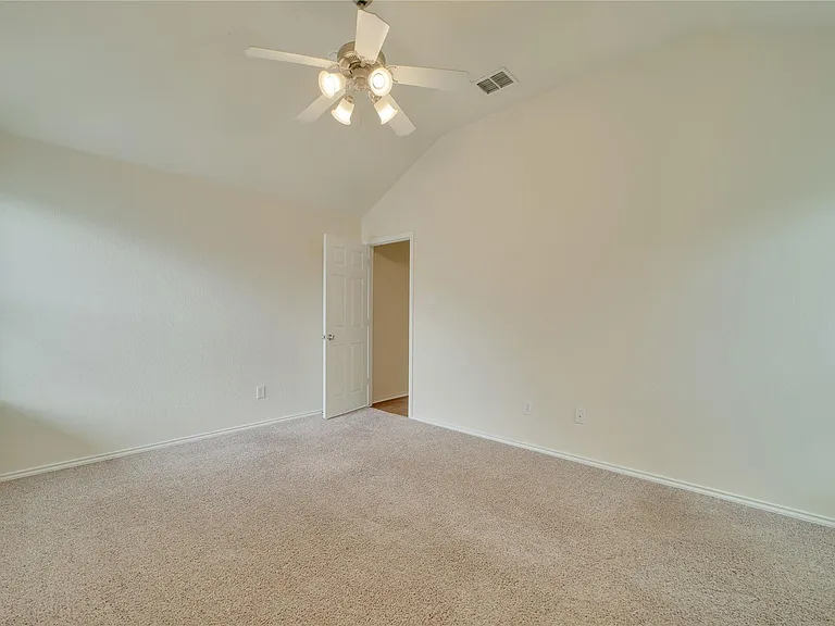 121 Park Ln — Photo 28