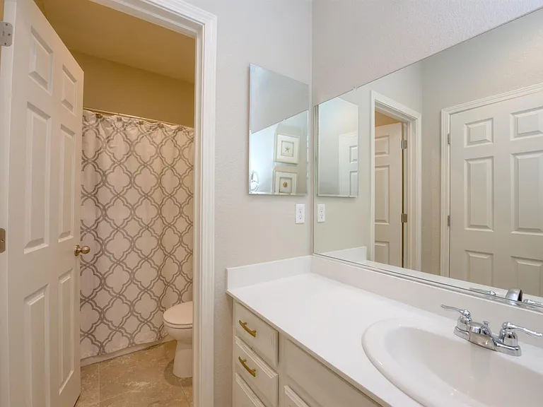 Cabernet Ct — Photo 14