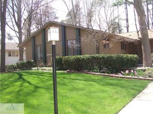 3895 Roxbury Ave, Okemos, MI 48864