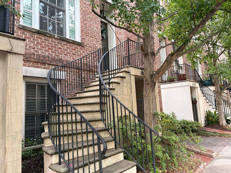 Private Street-Level Entrance with Beltline Access