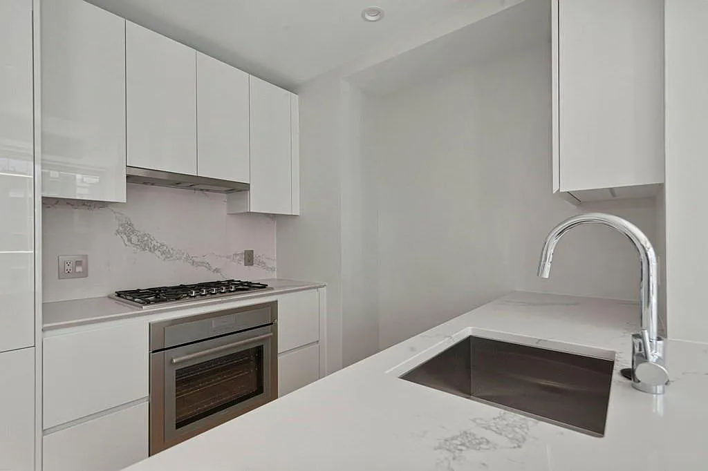 Building Photo - 135 Seaport Blvd #1211