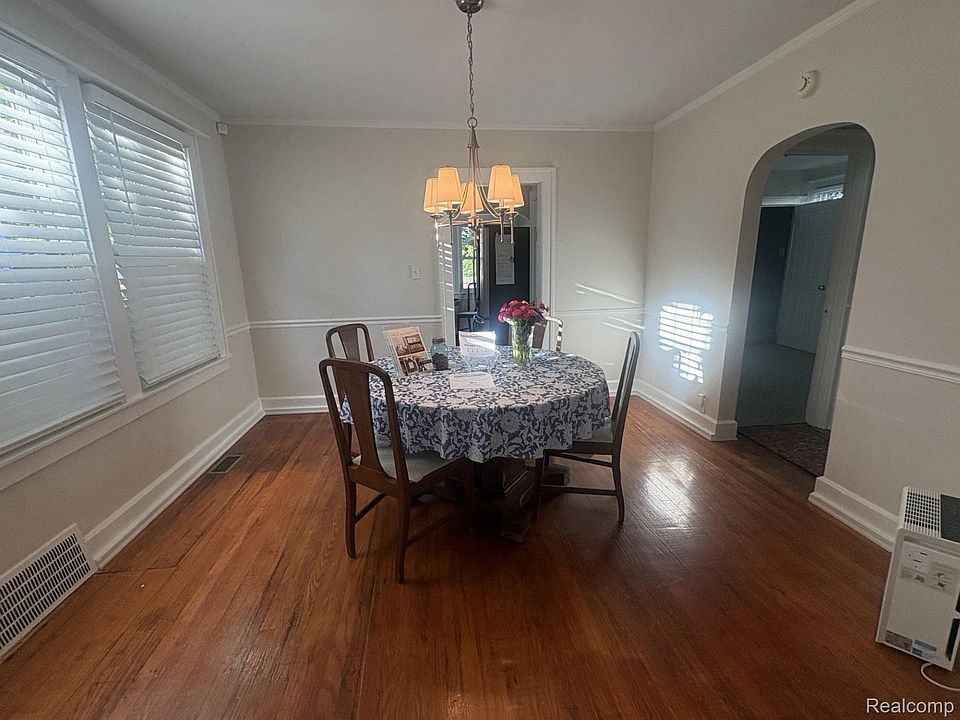 205 University St, photo 8