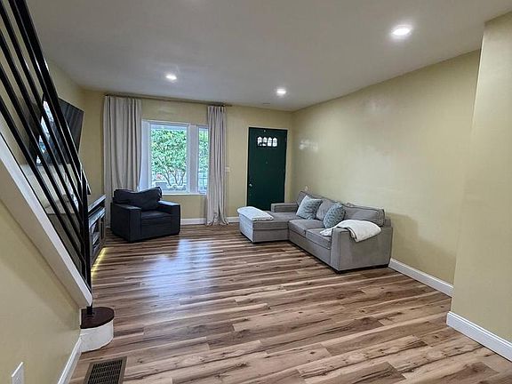 4th image of 640 S 57th St