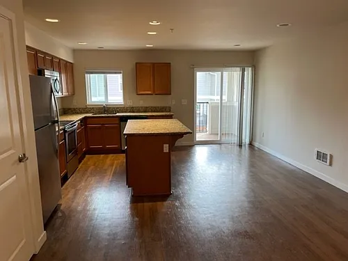 Modern 3 bedroom Townhomes with Garage Photo 1