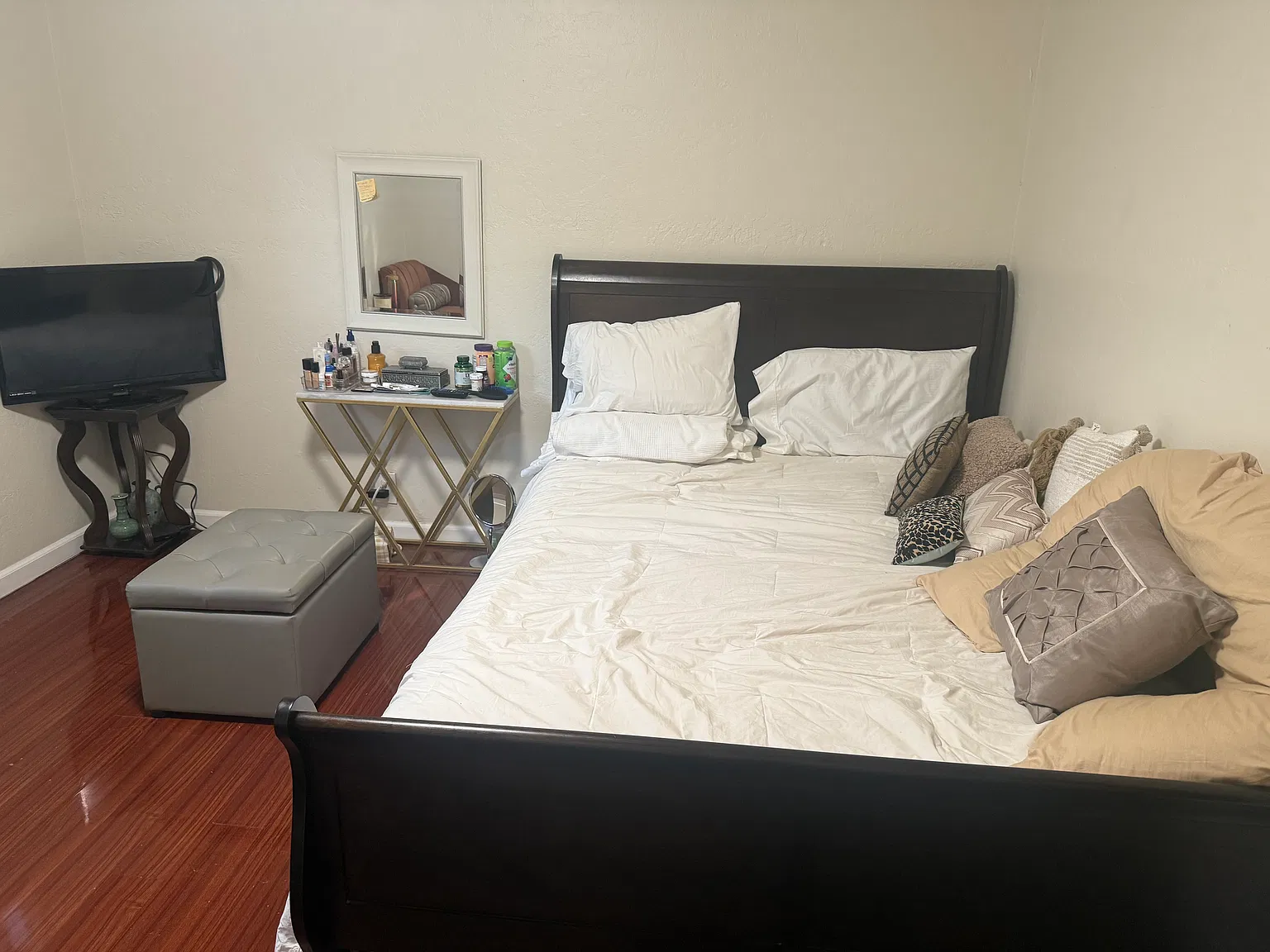 3 bed, $1,100 — Photo 2