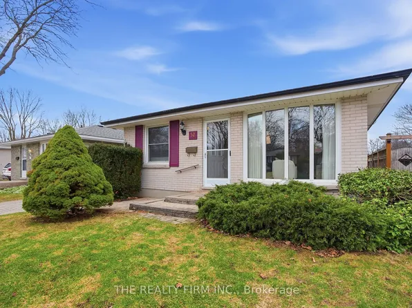52 Clifton Cres, London, ON N6C 3V8