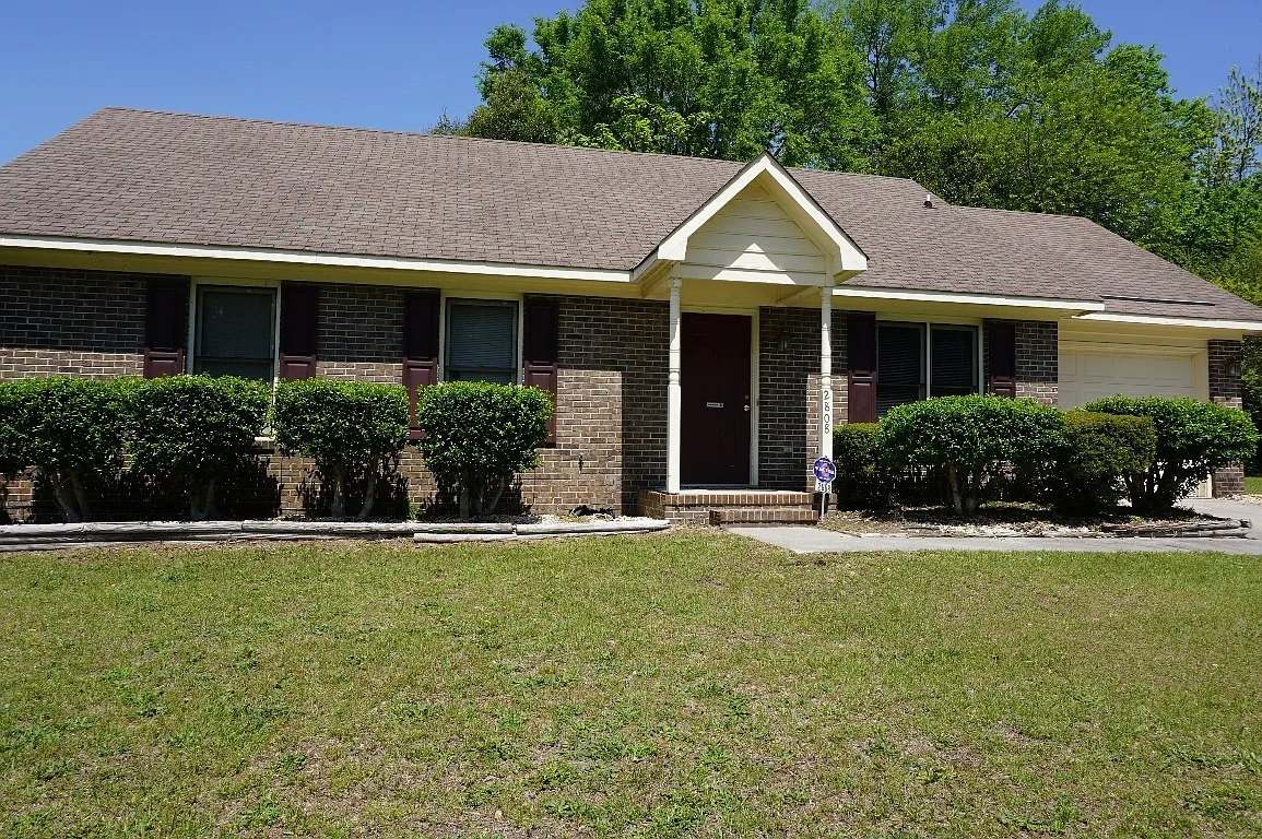 2808 Rosemeade ~ Meadowbrook — Photo 1