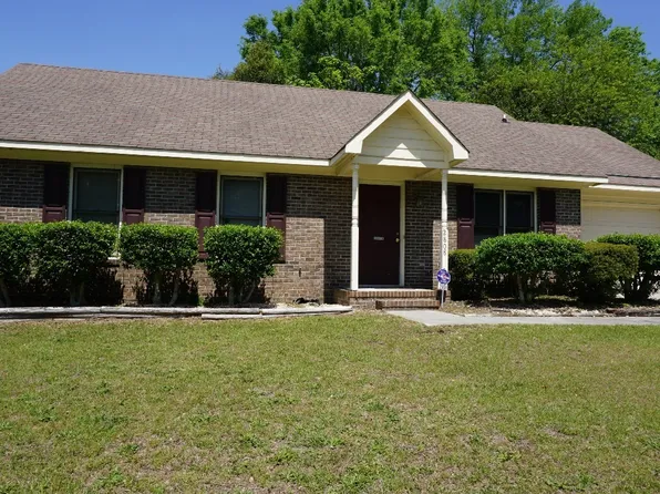 2808 Rosemeade Dr, Fayetteville, NC 28306