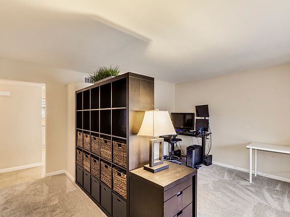 4th image of 3021 E Dahlia Dr