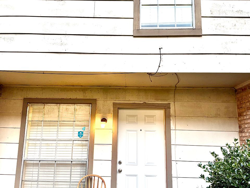 1st image of 14722 Hooper Rd #2
