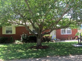 200 McDavid Dr, Versailles, KY 40383