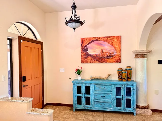 6 bed, 4.5 bath, 3211 sqft, $6,000 — Photo 3