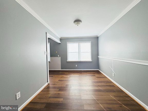 4th image of 11 Lerner Ct Unit 33I
