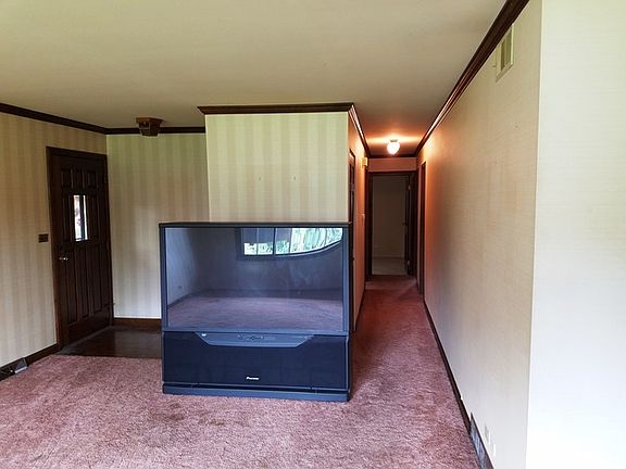 3rd image of 511 W Kathleen Dr